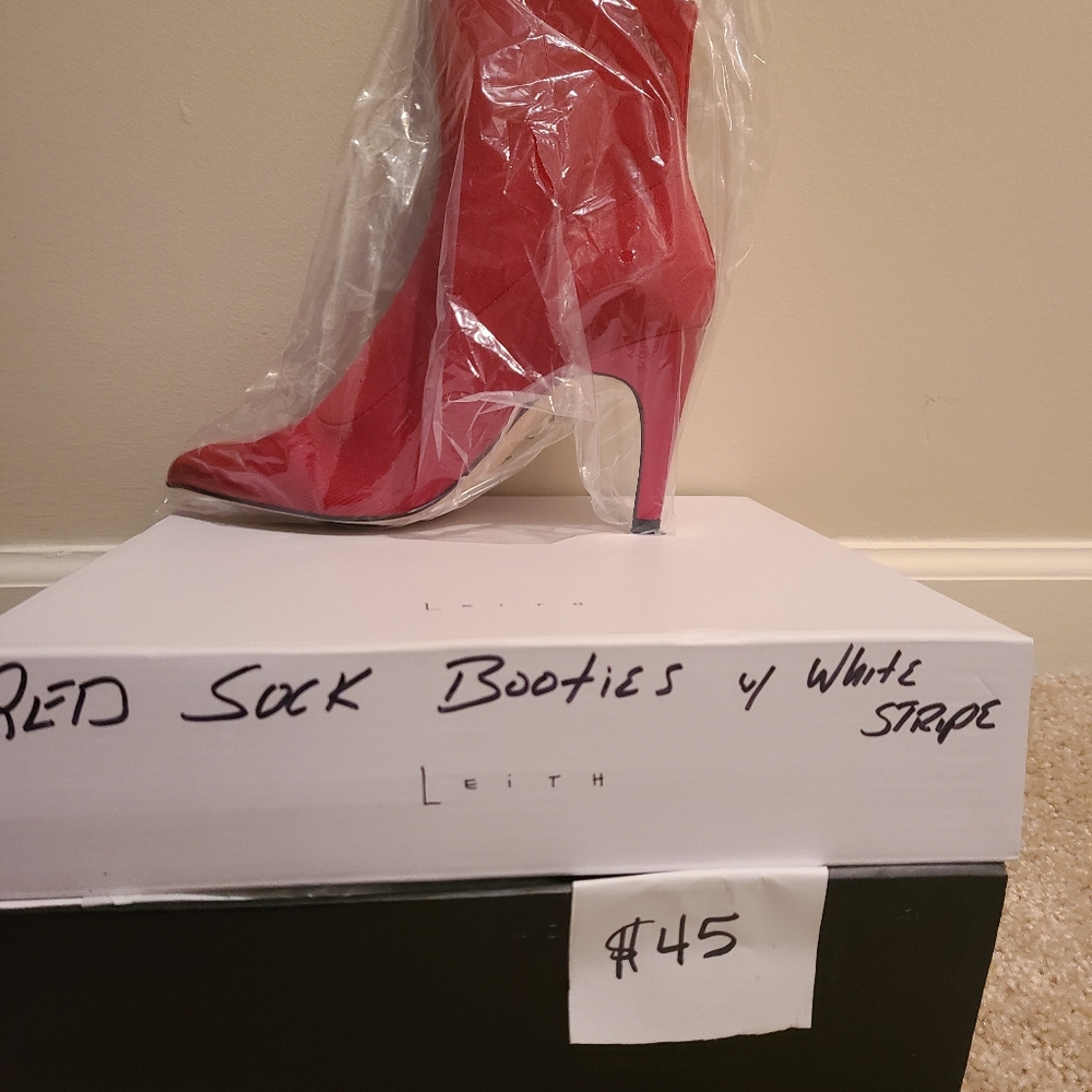 NEW LT-FINNFAB RED SOCK BOOTS Size 8 1/2